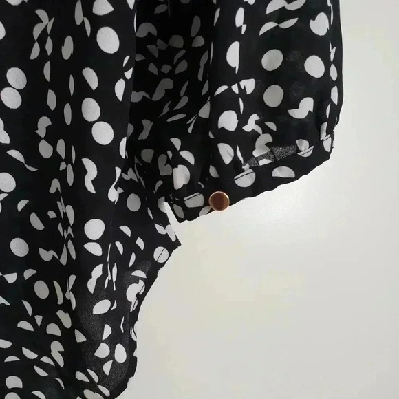 🌴2/$25🌴BOLD ELEMENTS  | Women's White/Black Polka Dot Blouse - Picture 4 of 4